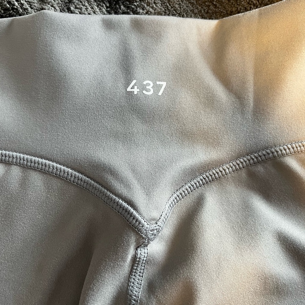 437 V cut Grey Leggings - XS brand new, never worn